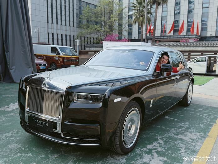 kaiyun-陈光标赠张雪1300万劳斯莱斯，赞其撑起中国摩托车希望|幻影|赛车|葡萄牙|南京|锦标赛_新浪体育_新浪新闻